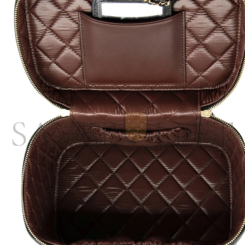 Ch*el classic vanity case quilted caviar medium (22*15*13cm)